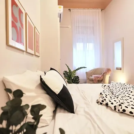 Unwind In Style W Sauna Dsgn 2br Appartamento Budapest