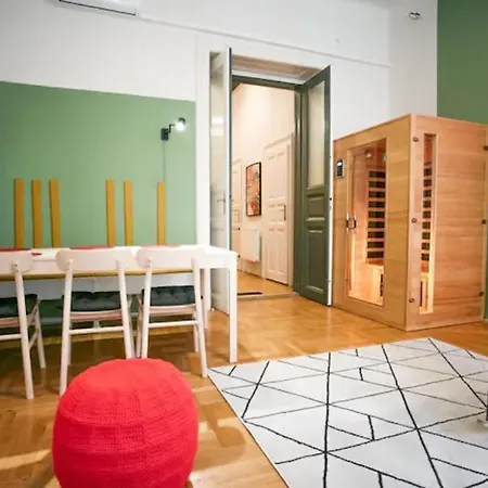 Unwind In Style W Sauna Dsgn 2br *