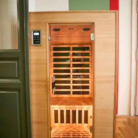 Unwind In Style W Sauna Dsgn 2br Apartment