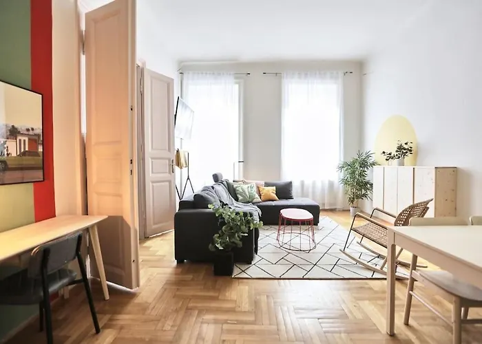 Unwind In Style W Sauna Dsgn 2br * Budapest