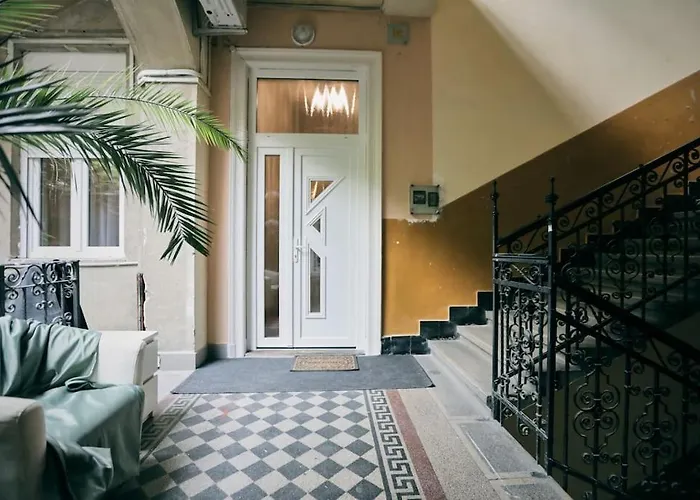 Unwind In Style W Sauna Dsgn 2br 布达佩斯