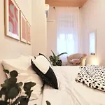 Unwind In Style W Sauna Dsgn 2br Apartment Budapest