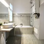 Unwind In Style W Sauna Dsgn 2br * Budapest