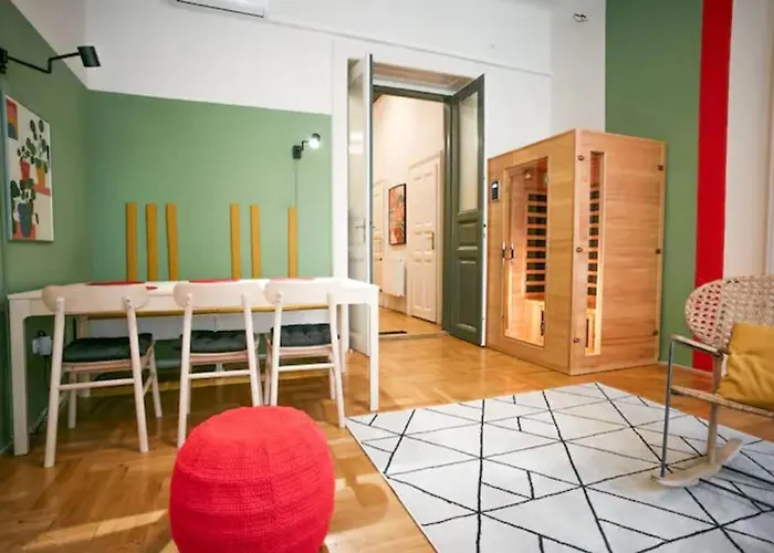 Unwind In Style W Sauna Dsgn 2br *